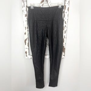 White Birch Faux Leather Leggings Size Small With Lace Pattern‎ EUC